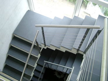 Elegante Treppe aus Schiefer